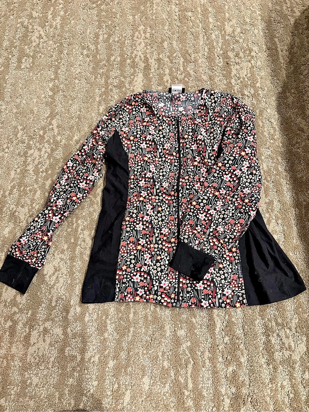 Cherokee Flexibles Zip-Front Warm-Up Scrub Jacket Floral Blouse in Black & Red